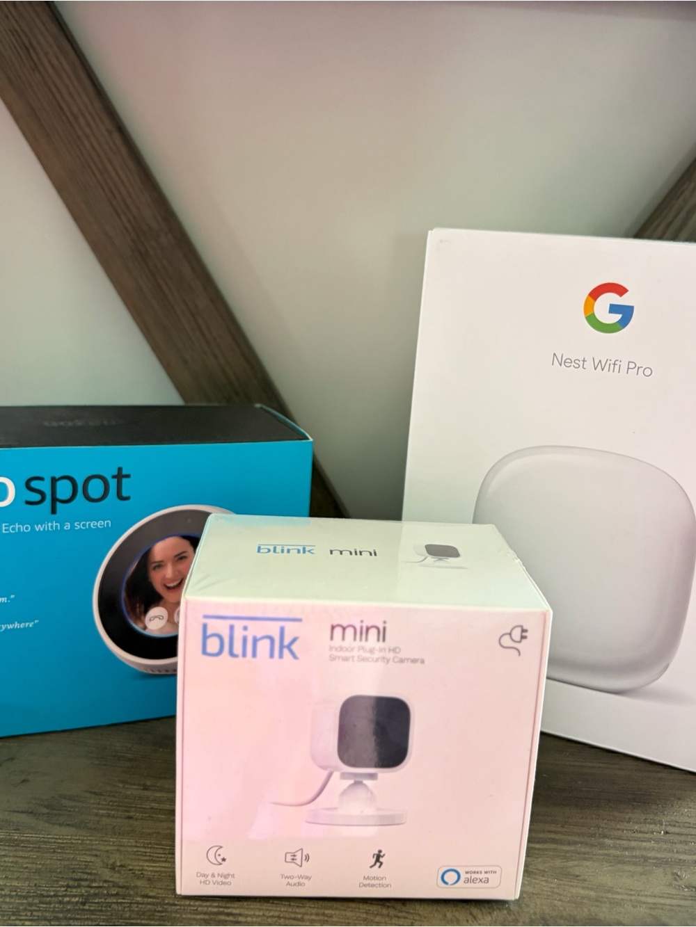 google Nest Wifi Pro White with Blink Muni Canera and Echo Spot